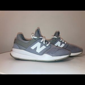 Women’s new balance sneakers